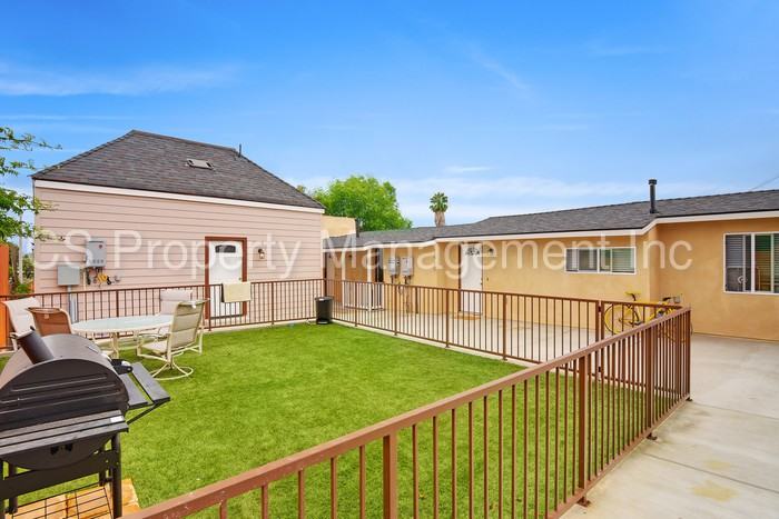 2462 K St #2458 - Photo 3 of 4