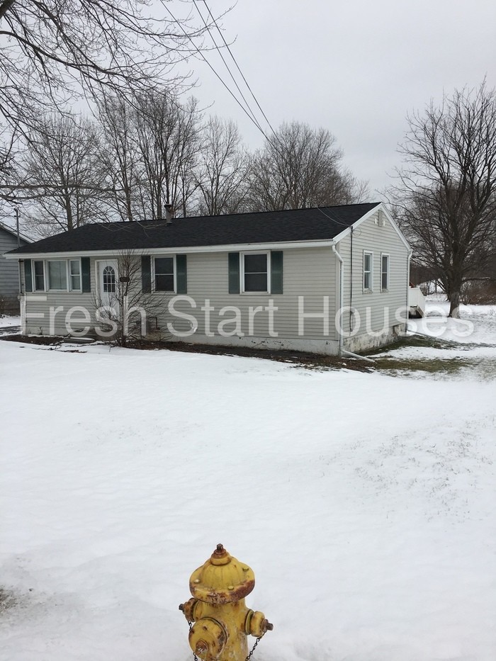 8054 Thompson Rd - Photo 2 of 6