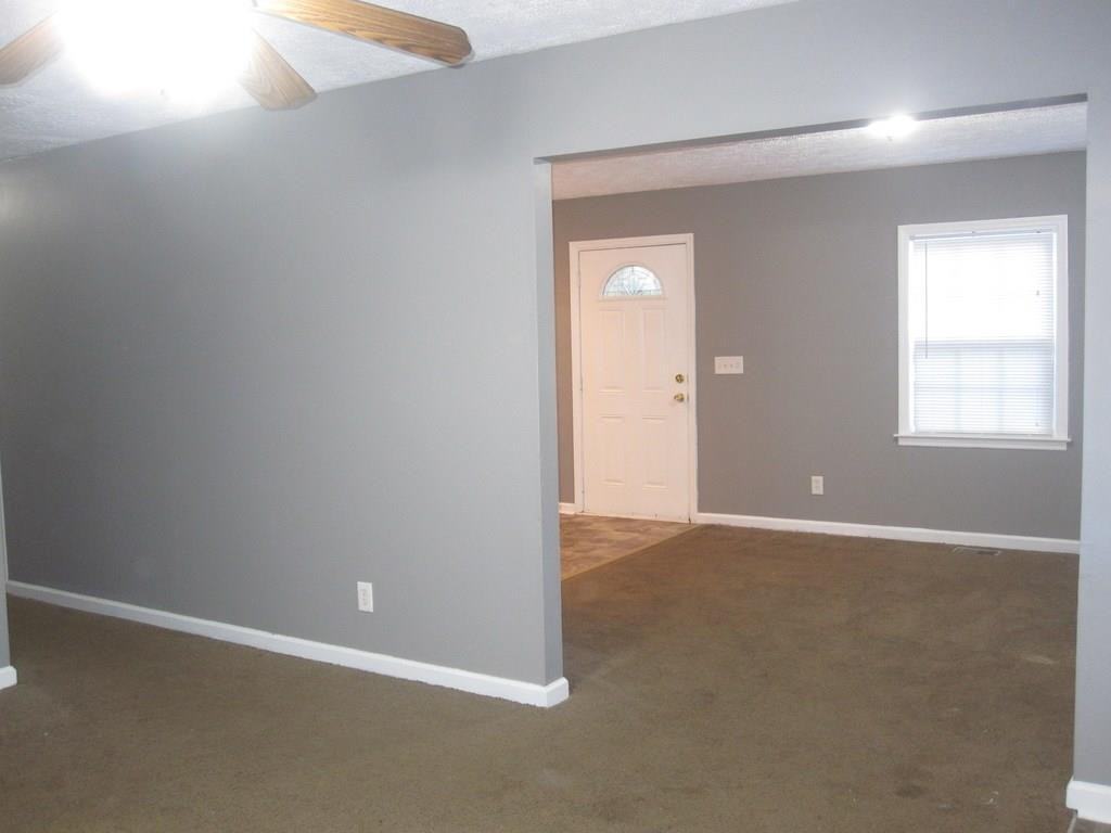 823 Midway St SE - Photo 3 of 32