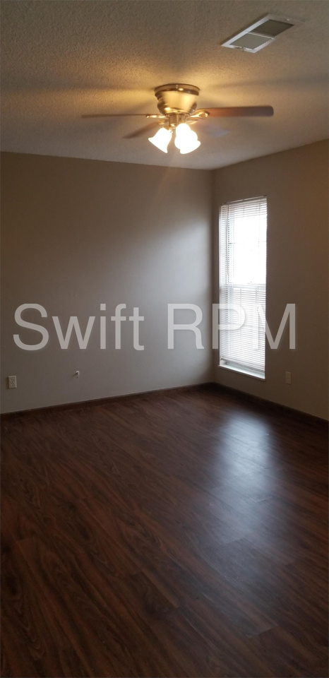 10111 E 67th St - Photo 2 of 12