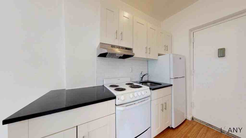 2479 Arthur Ave #2 - Photo 3 of 7