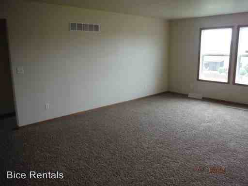 Roscoe, IL - Photo 3 of 22