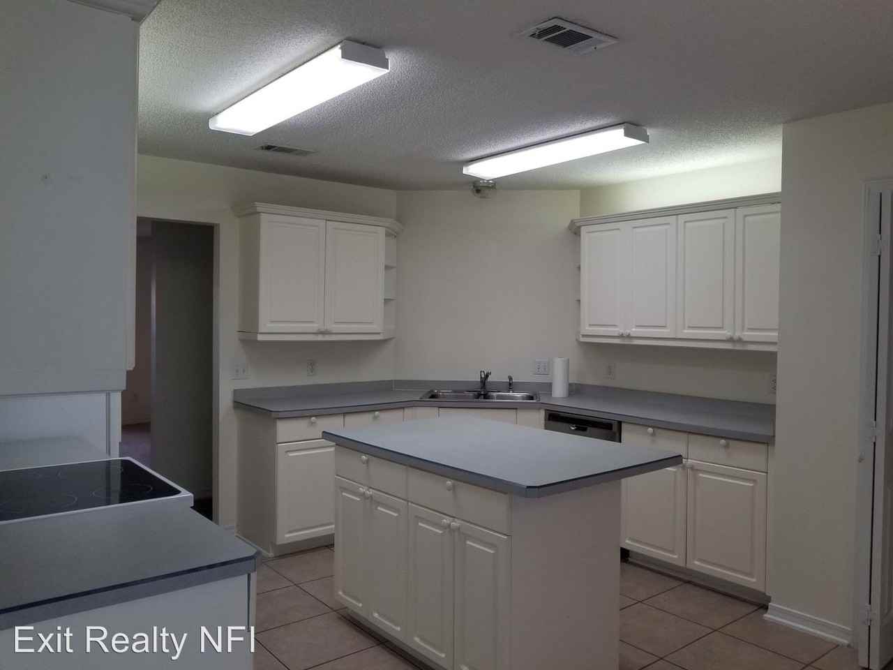 8020 Grand Bahama Dr - Photo 3 of 8