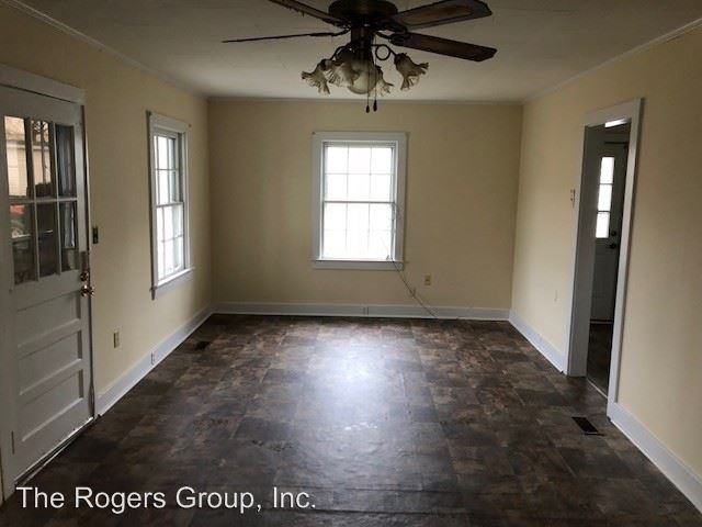 212 N Shank St - Photo 3 of 4