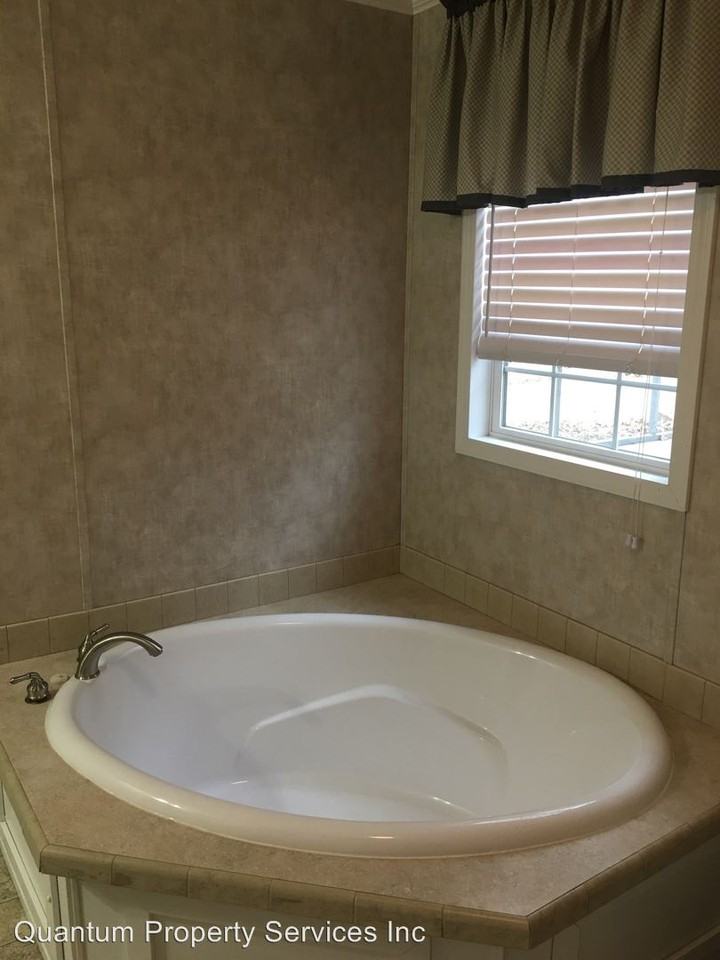 27504 Willow Hills Road - Photo 2 of 5