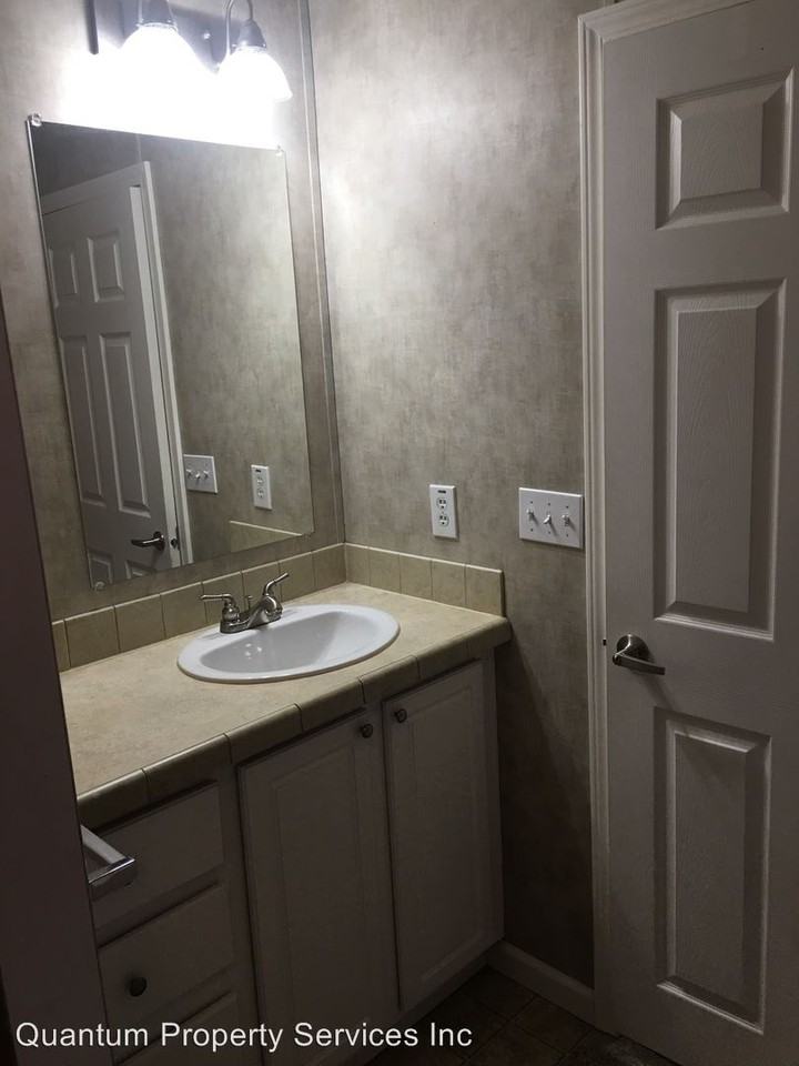 27504 Willow Hills Road - Photo 3 of 5