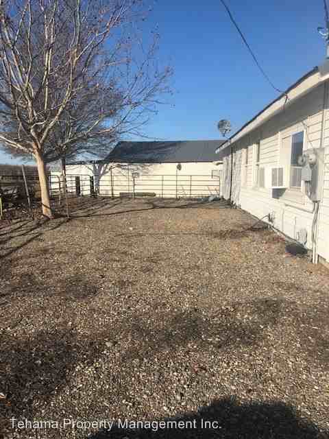 22760 Flores Ave - Photo 3 of 14