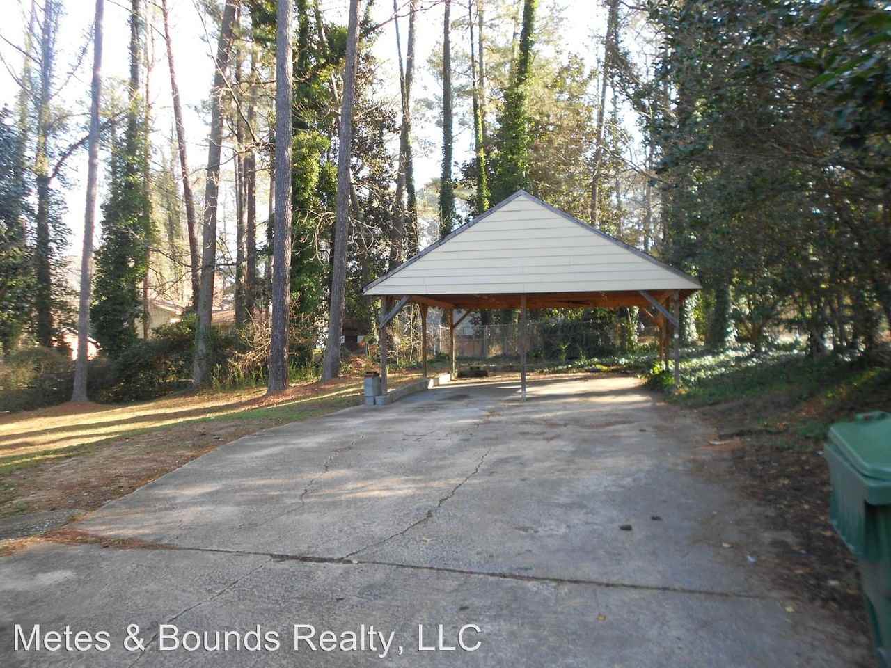 1832 King George Ln SW - Photo 3 of 22