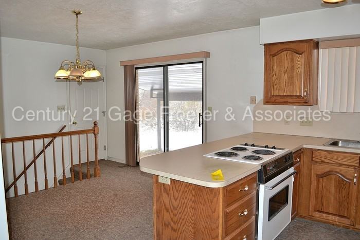 529 N 1300 E - Photo 3 of 9