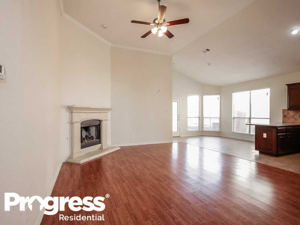 5728 Comanche Peak Dr - Photo 2 of 11