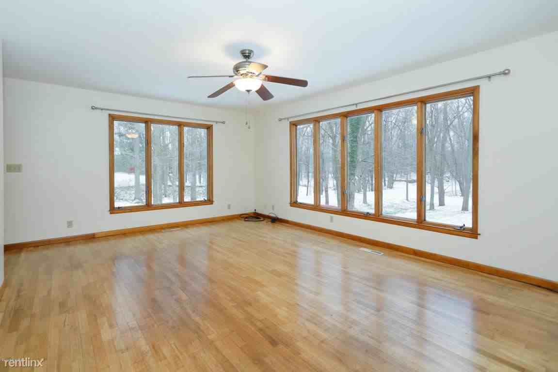 46923 64th Ave - Photo 2 of 10