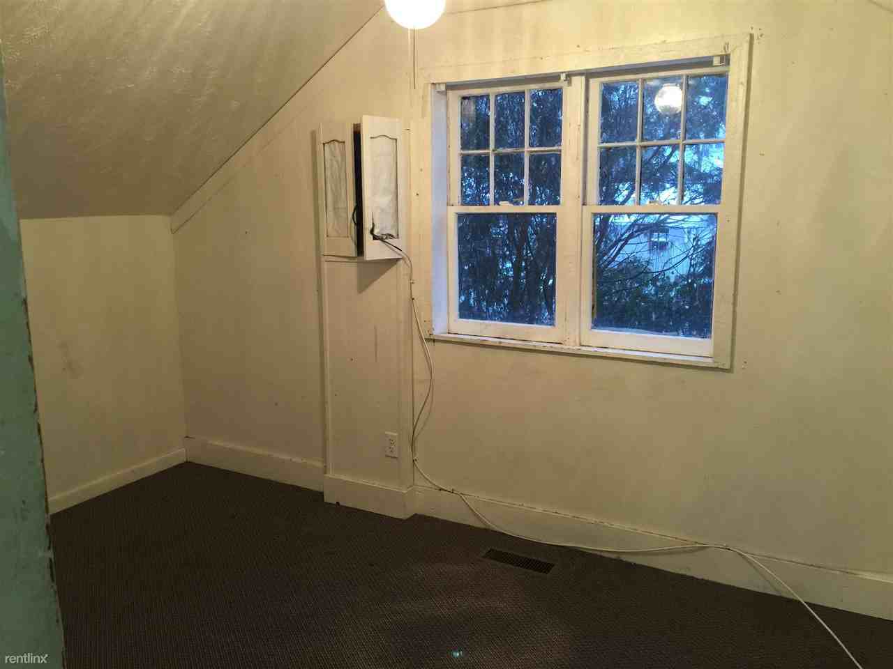 108 Hutchinson St - Photo 2 of 6