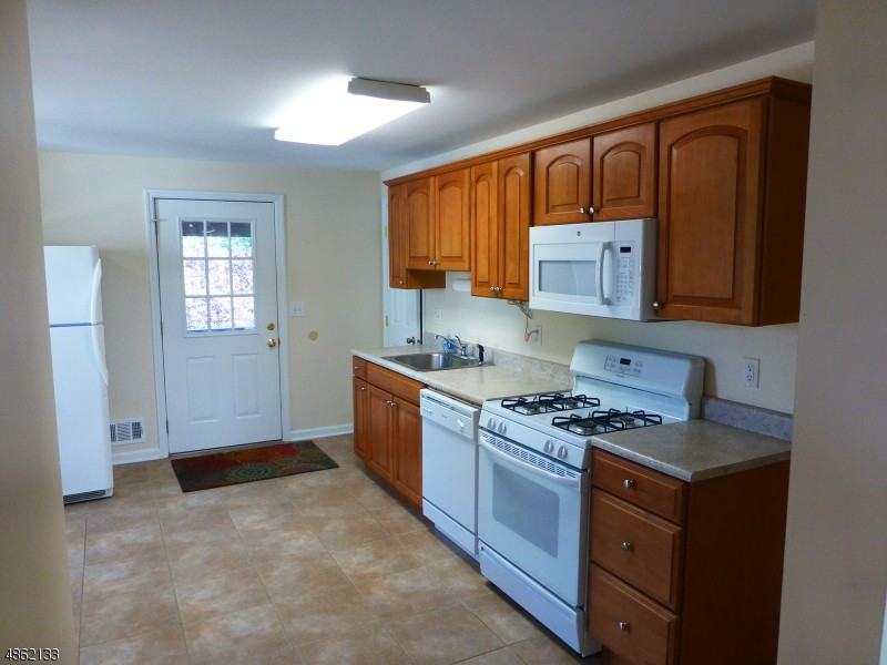 121 New Market Rd - Photo 2 of 11