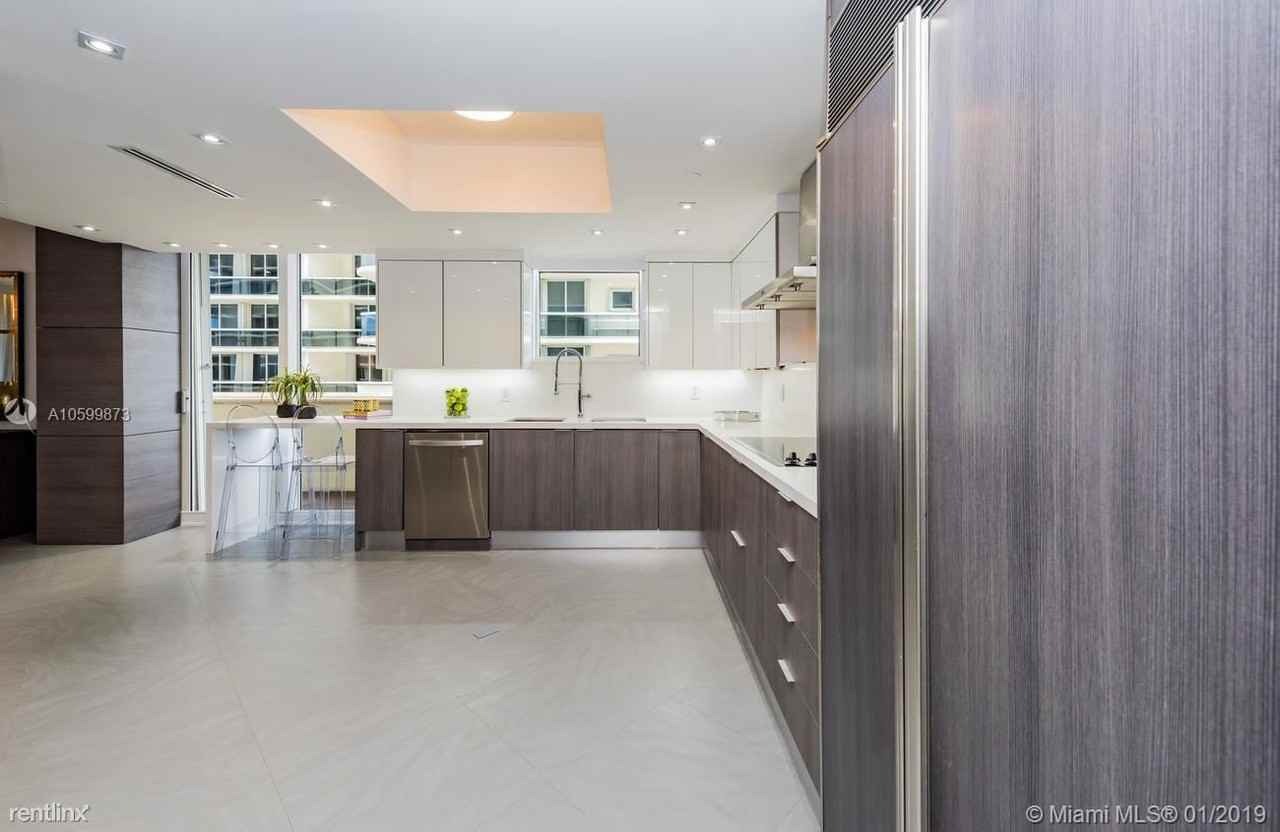 9595 Collins Ave - Photo 3 of 19