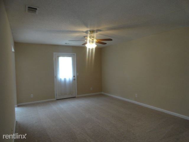 1107 Corinth Ave - Photo 2 of 8