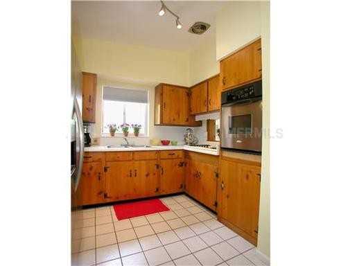 1317 Canberra Ave - Photo 2 of 10