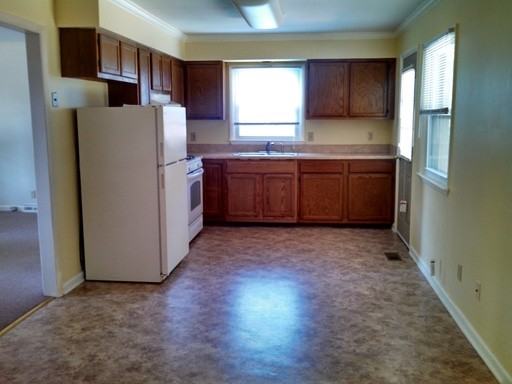 2803 Emerson Rd - Photo 3 of 9