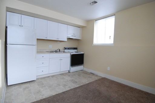 1736 Case Ave #3 - Photo 2 of 8