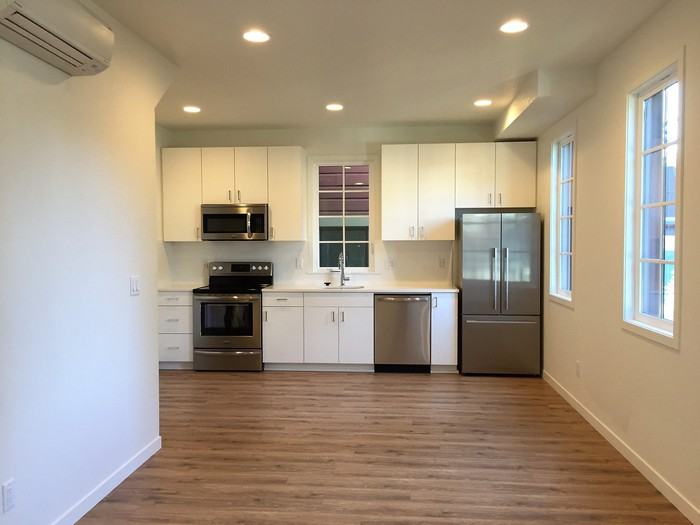 1118 SE Lincoln St #1118 - Photo 2 of 5