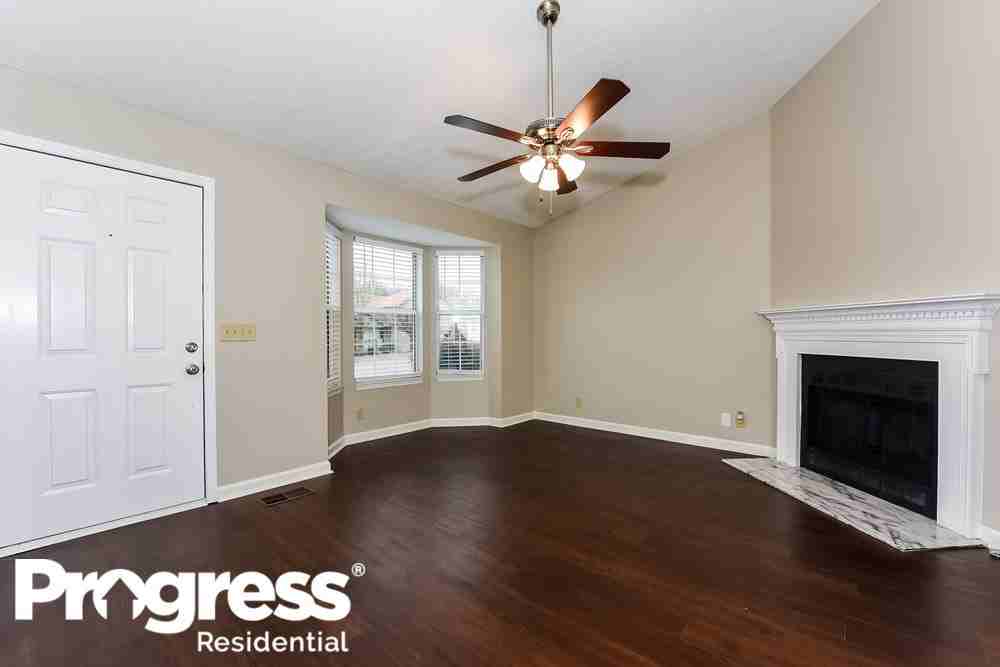 100 Pine Grove Rd - Photo 3 of 16