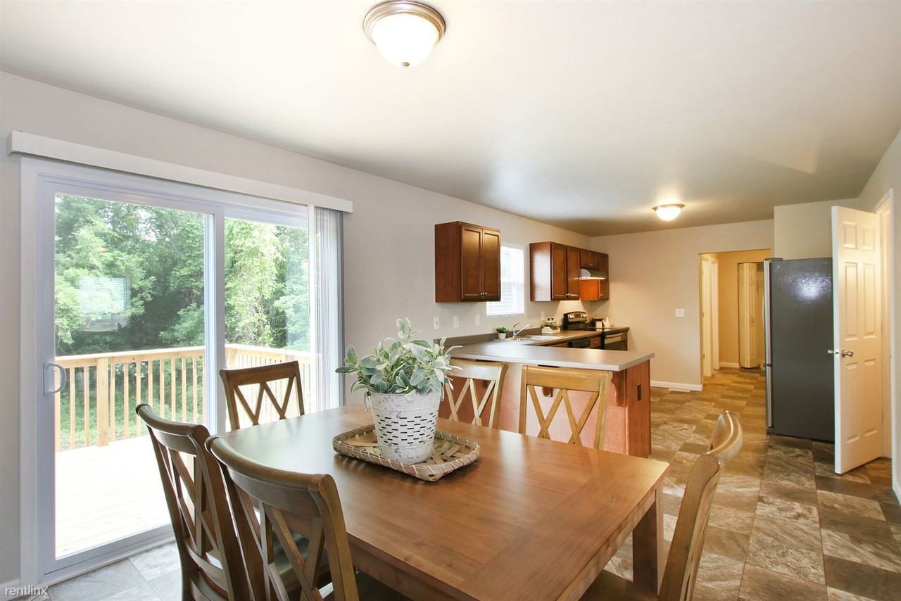 724 View Pointe Drive - Photo 2 of 16