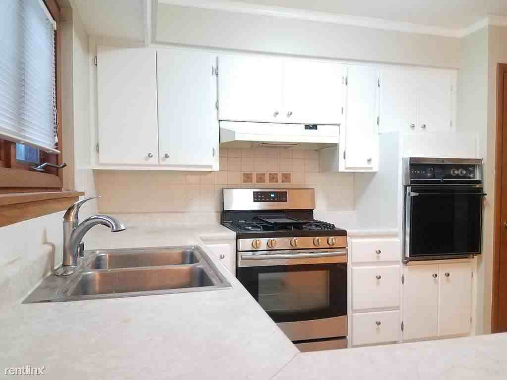 3456 S 92nd St #1 - Photo 3 of 17