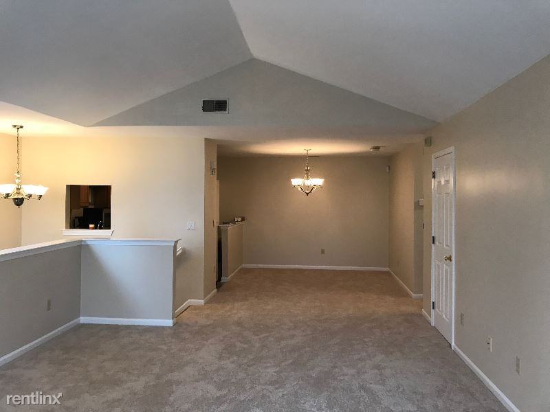 133 Wayne Ave - Photo 2 of 9