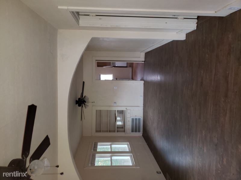 318 Coronado Ave - Photo 3 of 10