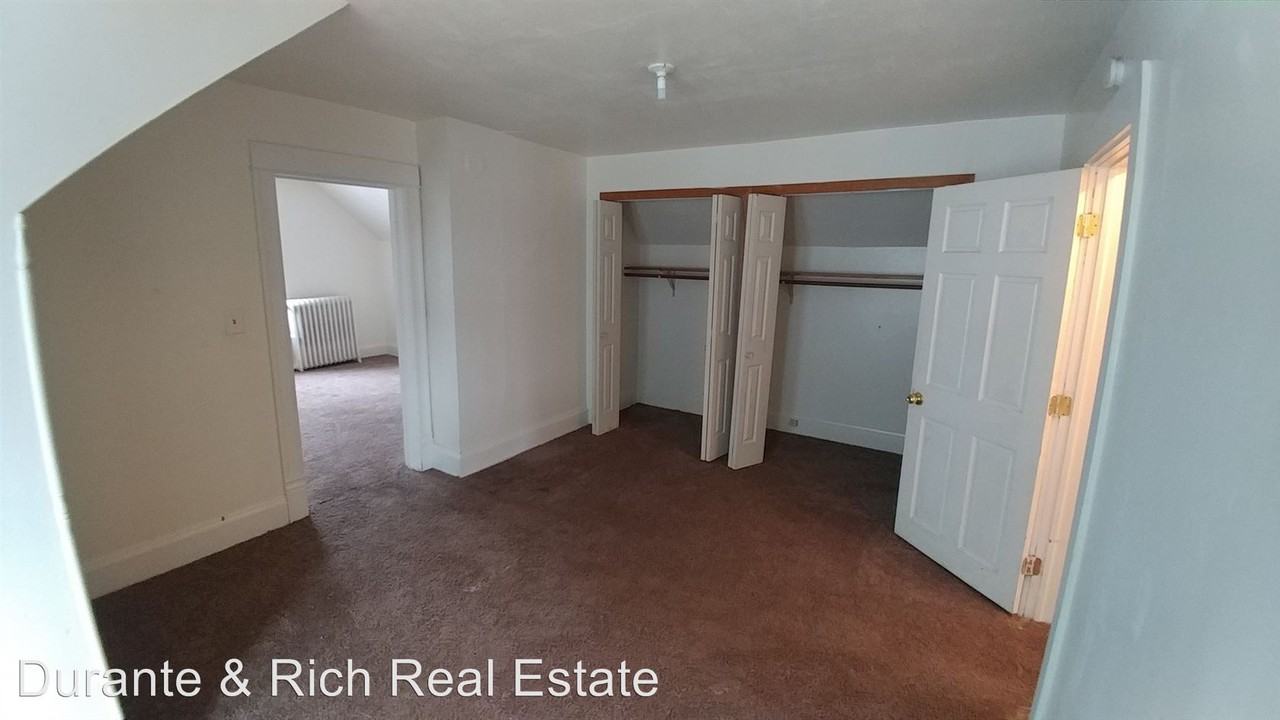 4315 6th Ave - Photo 2 of 3