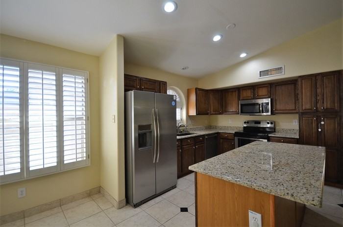 1108 E Betsy Ln - Photo 2 of 22