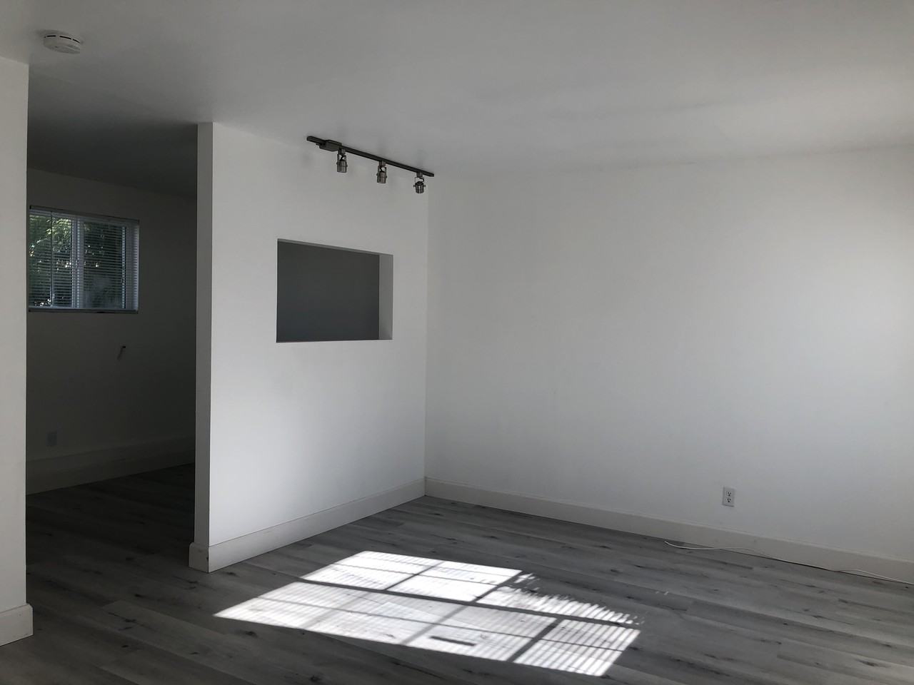 1449 East Garfield Ave - Photo 3 of 13