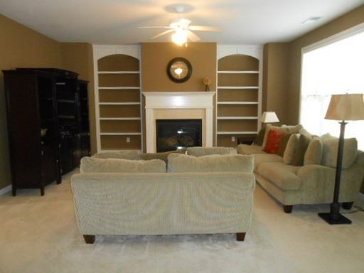 106 Village Green Cir - Photo 3 of 19