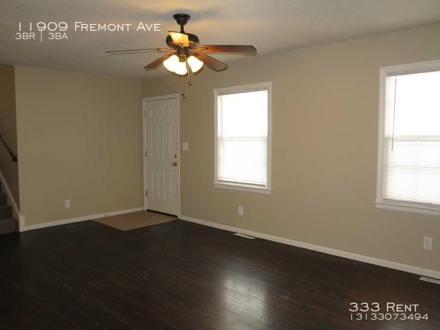 11909 Fremont Ave - Photo 2 of 15