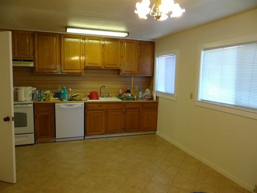 14055 Grand Ave - Photo 3 of 5