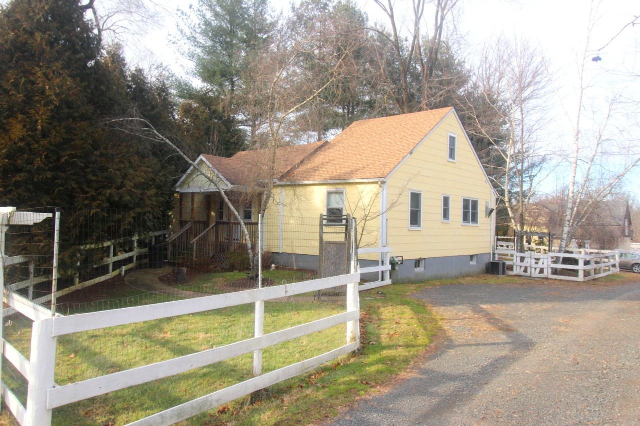 532 Meyersville Rd - Photo 2 of 17