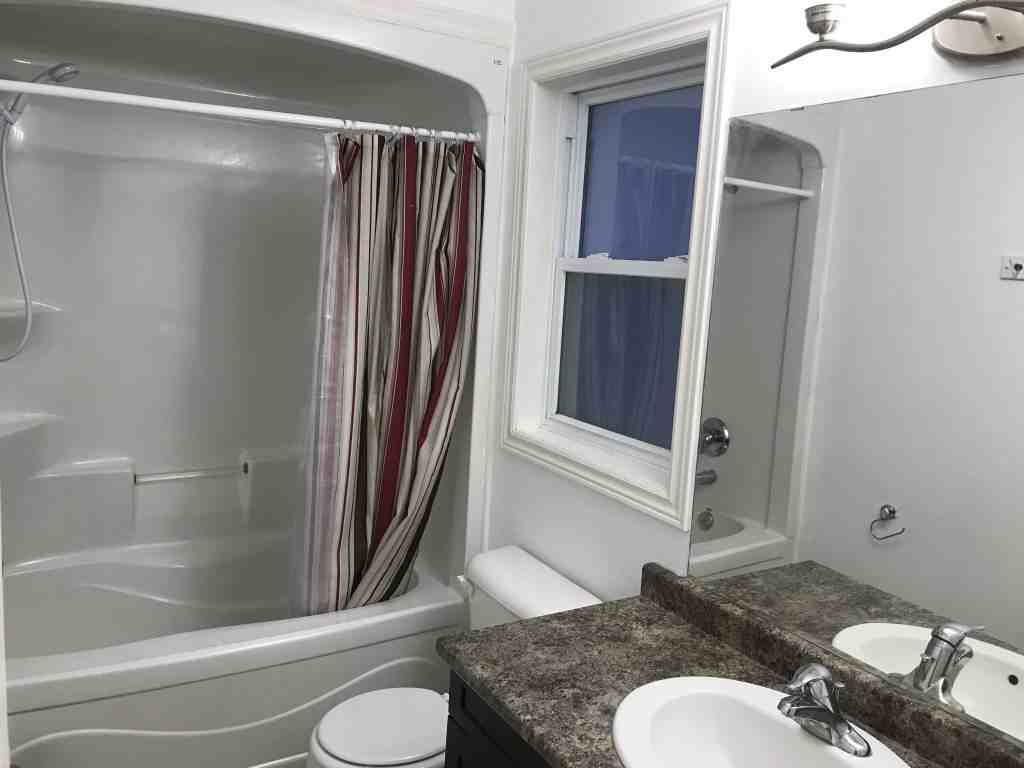 208 B Ontario Street - Photo 3 of 10