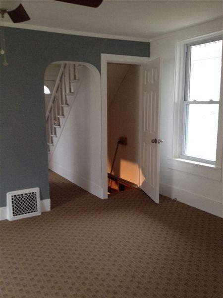 416 Tawas St - Photo 2 of 9