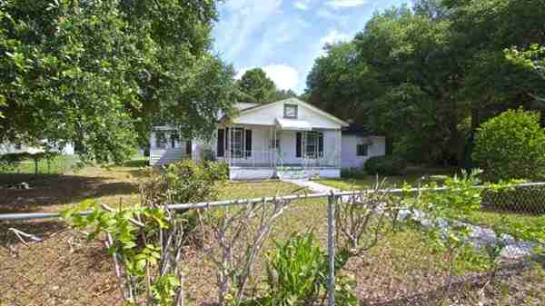 5986 Savannah Hwy - Photo 2 of 13