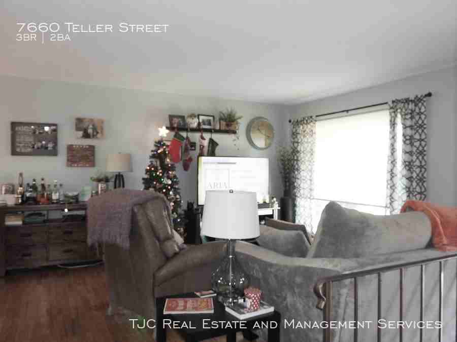 7660 Teller St - Photo 3 of 17