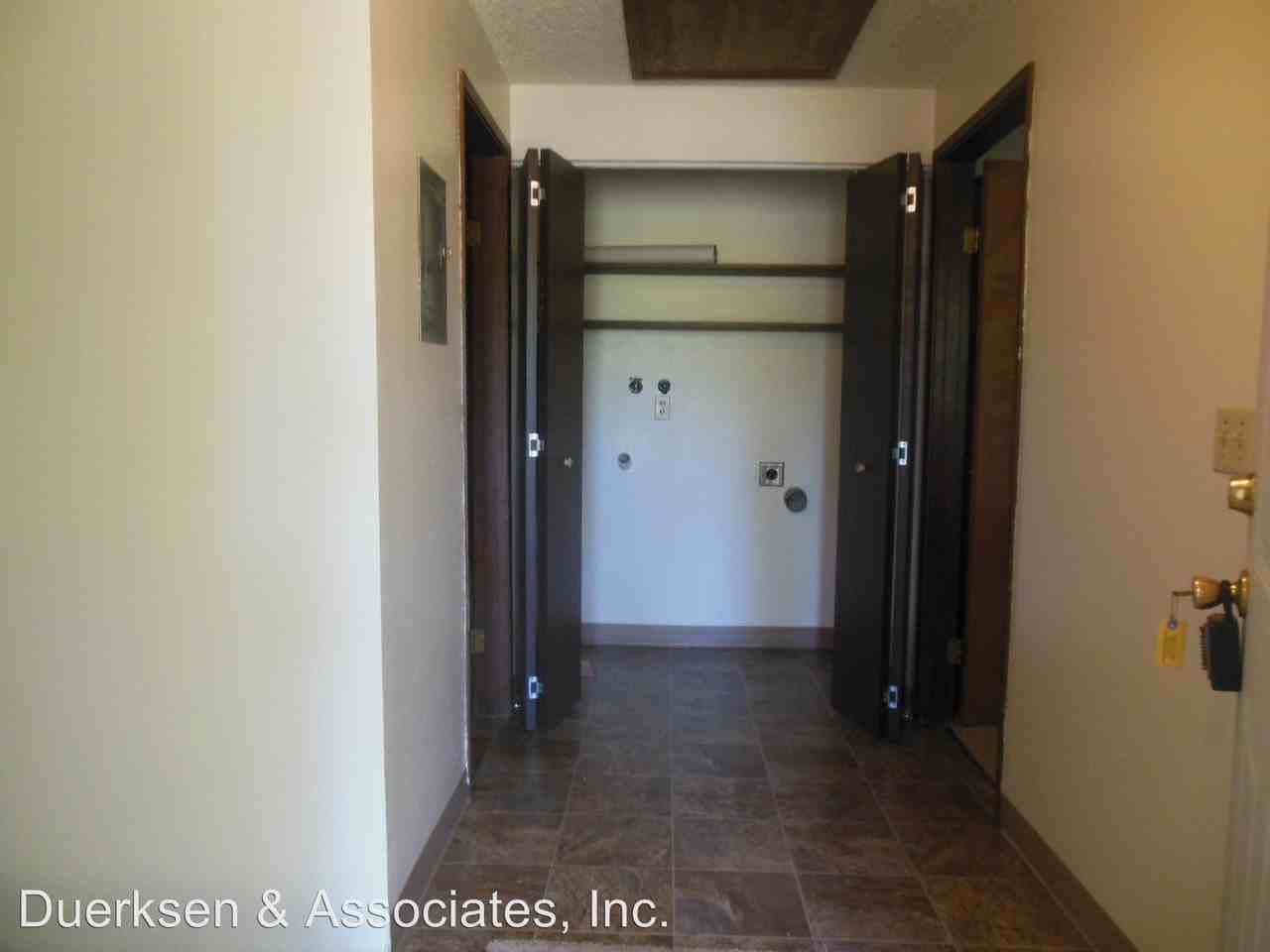 3220 NE Lancaster 1-4 - Photo 2 of 6