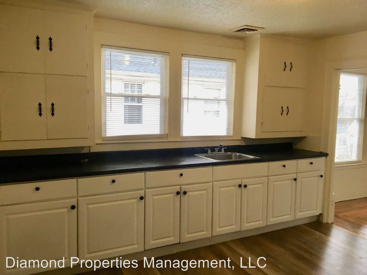 263 Sheffield Ave - Photo 3 of 4
