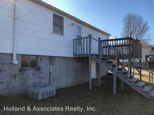 1143 Carolina Ave - Photo 2 of 7