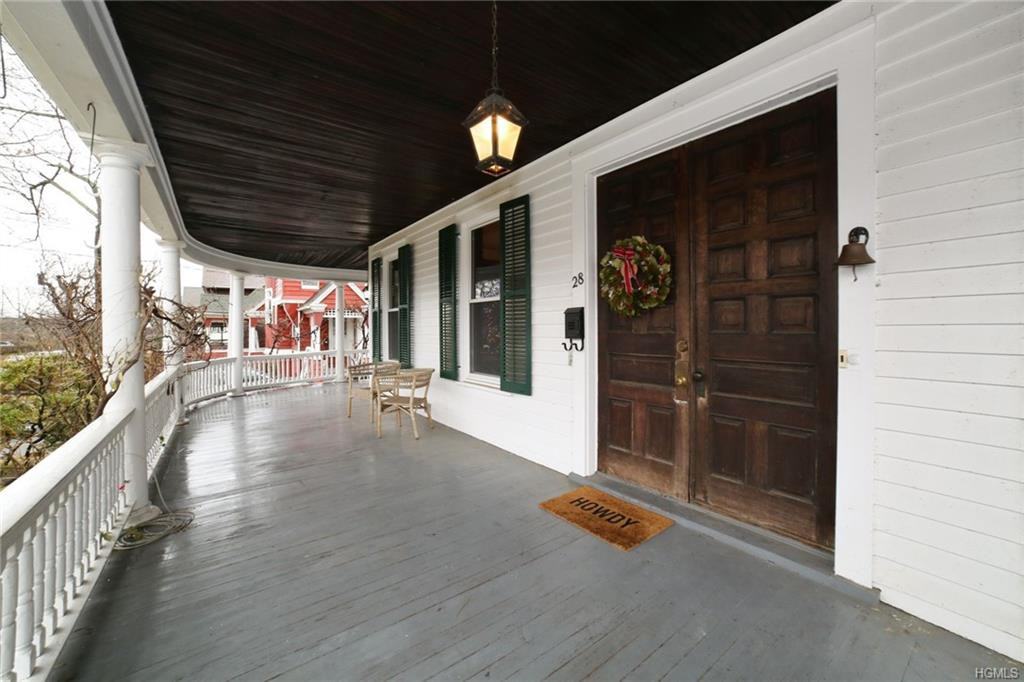 28 Hamilton Ave - Photo 3 of 31