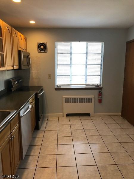 86 Troy Dr - Photo 3 of 7