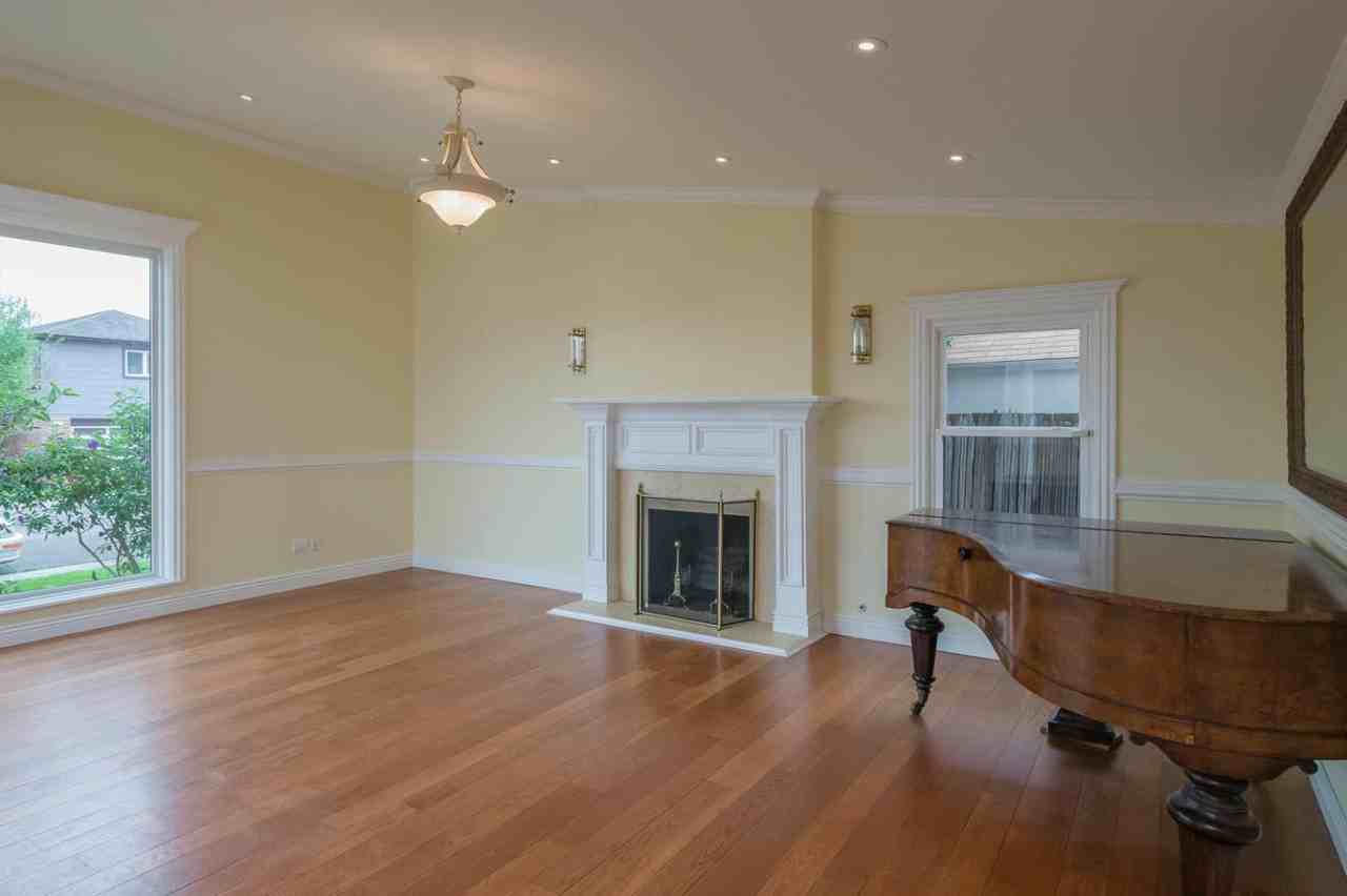 1621 Marco Polo Way - Photo 3 of 23