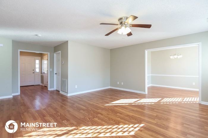 4 Arbor Crossing Ct - Photo 3 of 15