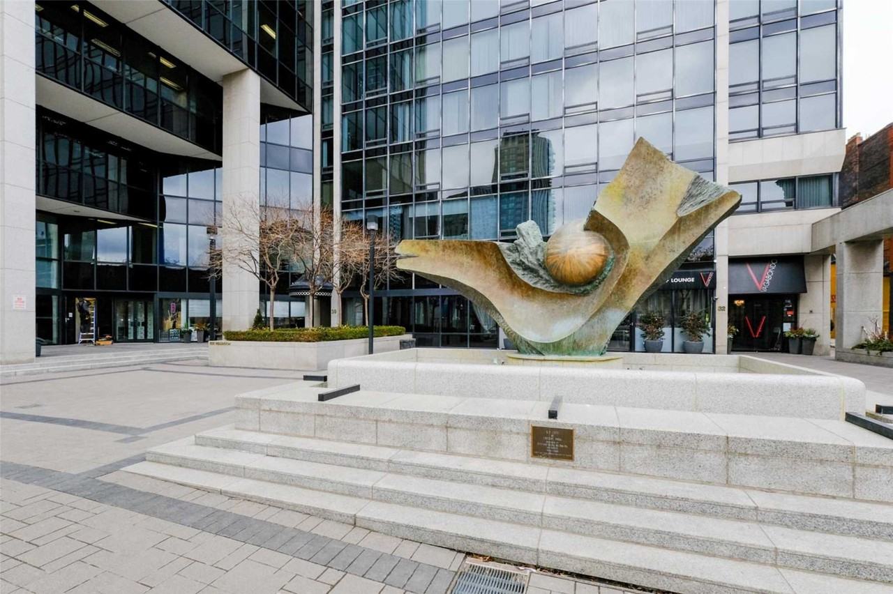 30 Wellington Street East #201