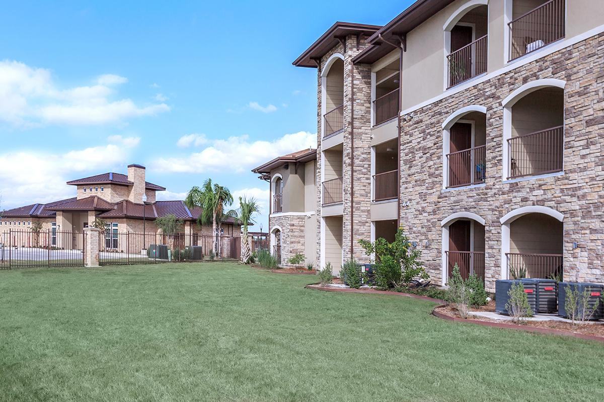 Bella Terra Apartments 3220 Galeno Xing, Brownsville, TX 78526 Zumper