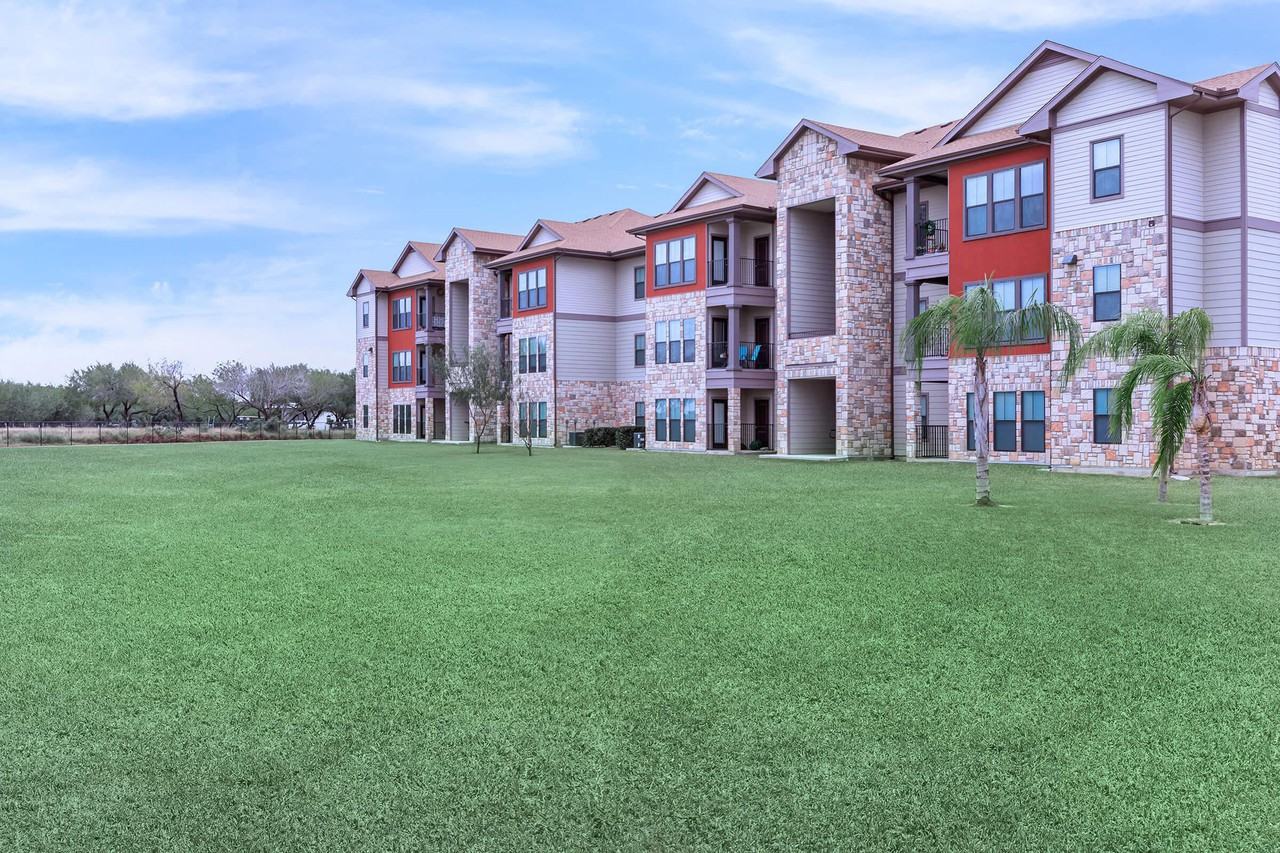 Bella Vista - Photo 2 of 28