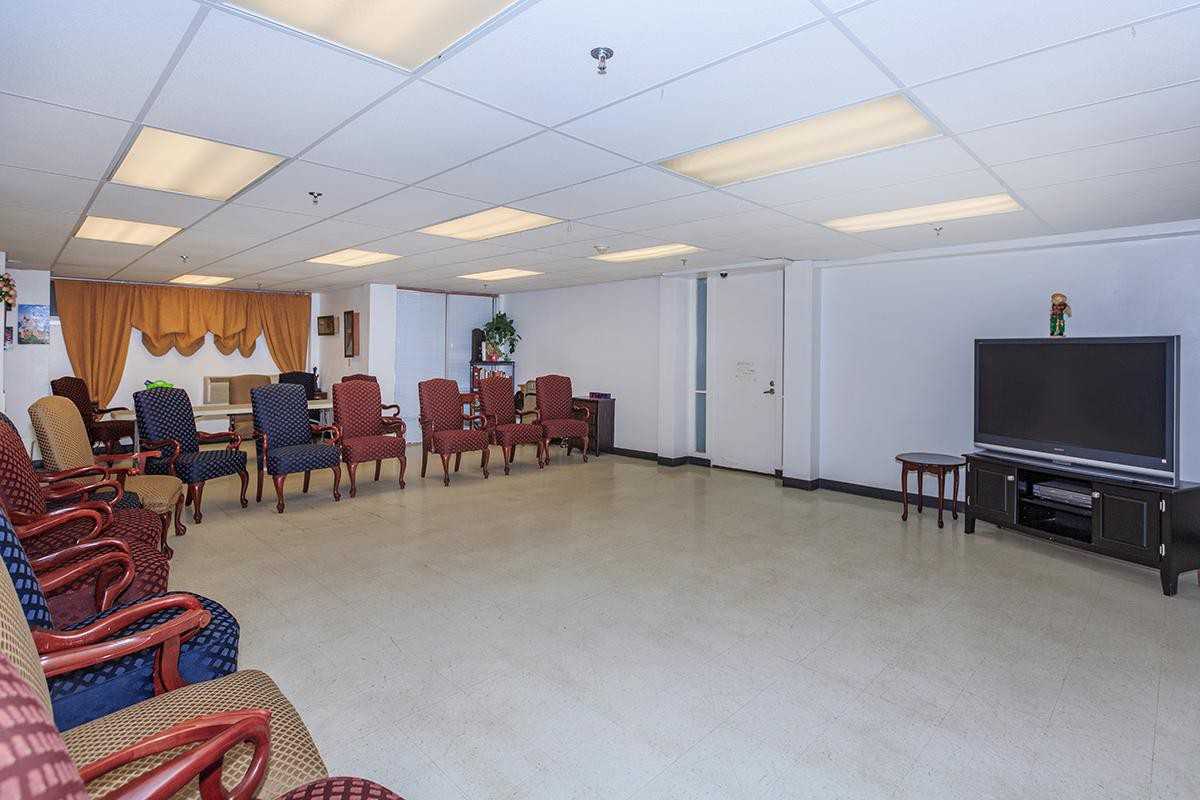 Edinburg Senior Towers Apartments 201 N 13th Ave, Edinburg, TX 78541